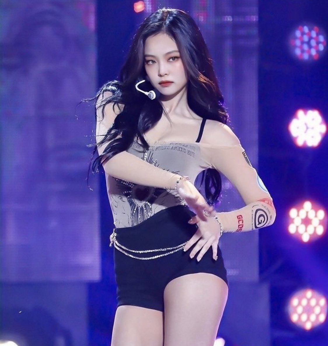 Knetz talks about one of the legendary outfit of BLACKPINK Jennie in 'How You Like That' comeback.
