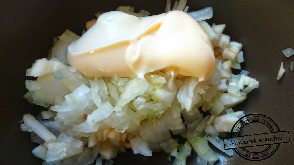 Yako tako czyli śledź po japońsku mechanik w kuchni  przystawki przekąski do wódki solony ala matias sylwester na sylwestra przyjęcie proste szybkie ze śledzia mechanik w kuchni  sałatka jajko koperek śledź cebula