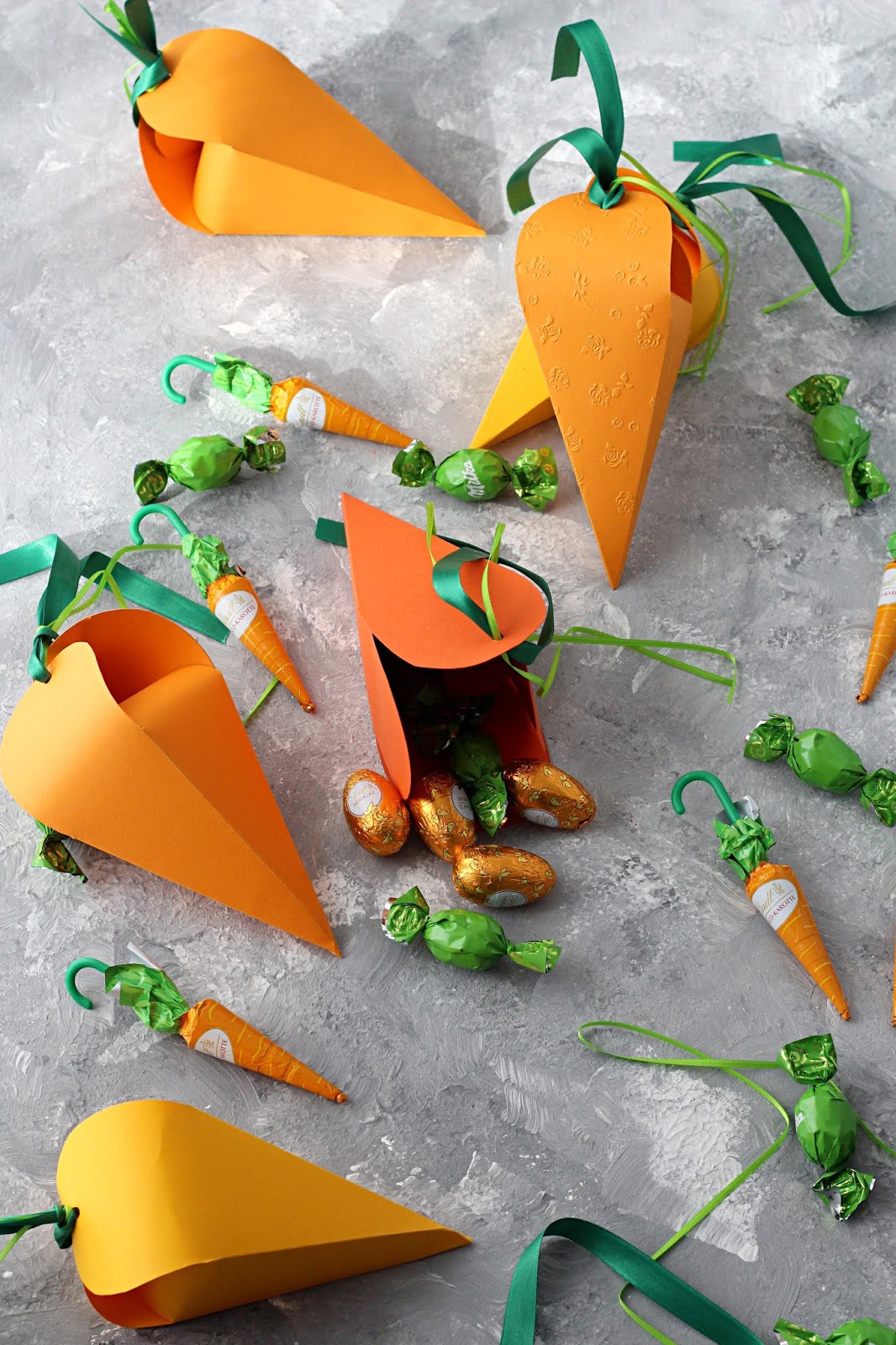 Schnelles Oster DIY: Karottenschachteln aus Pappe zum Befüllen