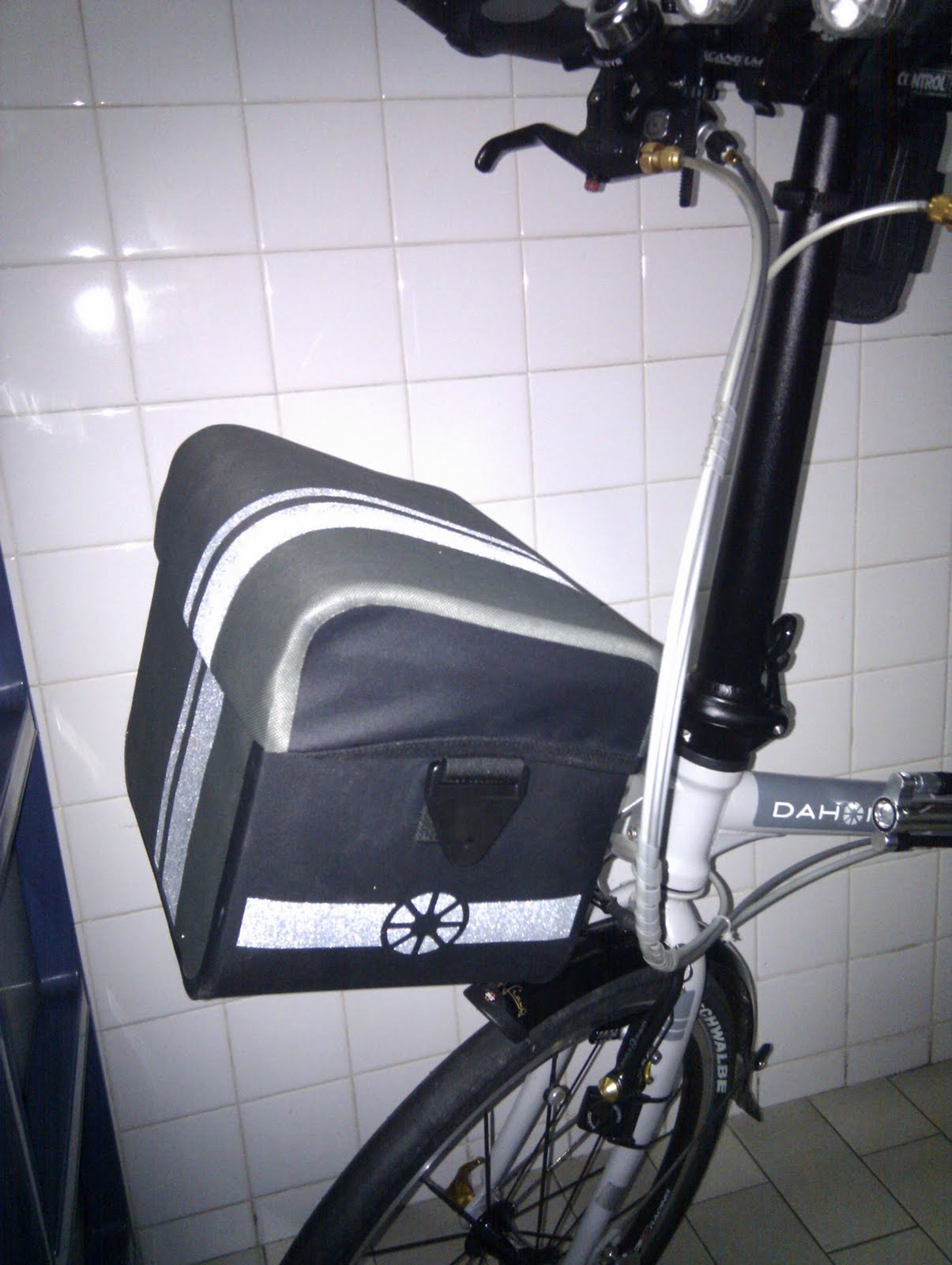 Hands On Bike How To Carry Stuff Cycling Trips Dahon Tour Bag