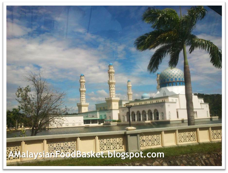 A Wandering Foodie: Budget Travel @ Sabah 07 ~ City mosque Kota Kinabalu