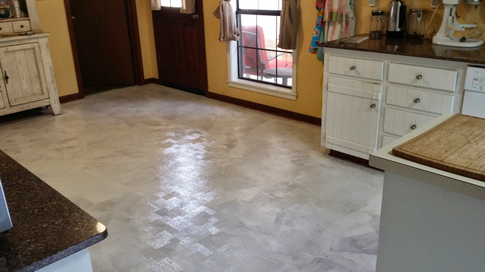 How I Painted my Linoleum Floors