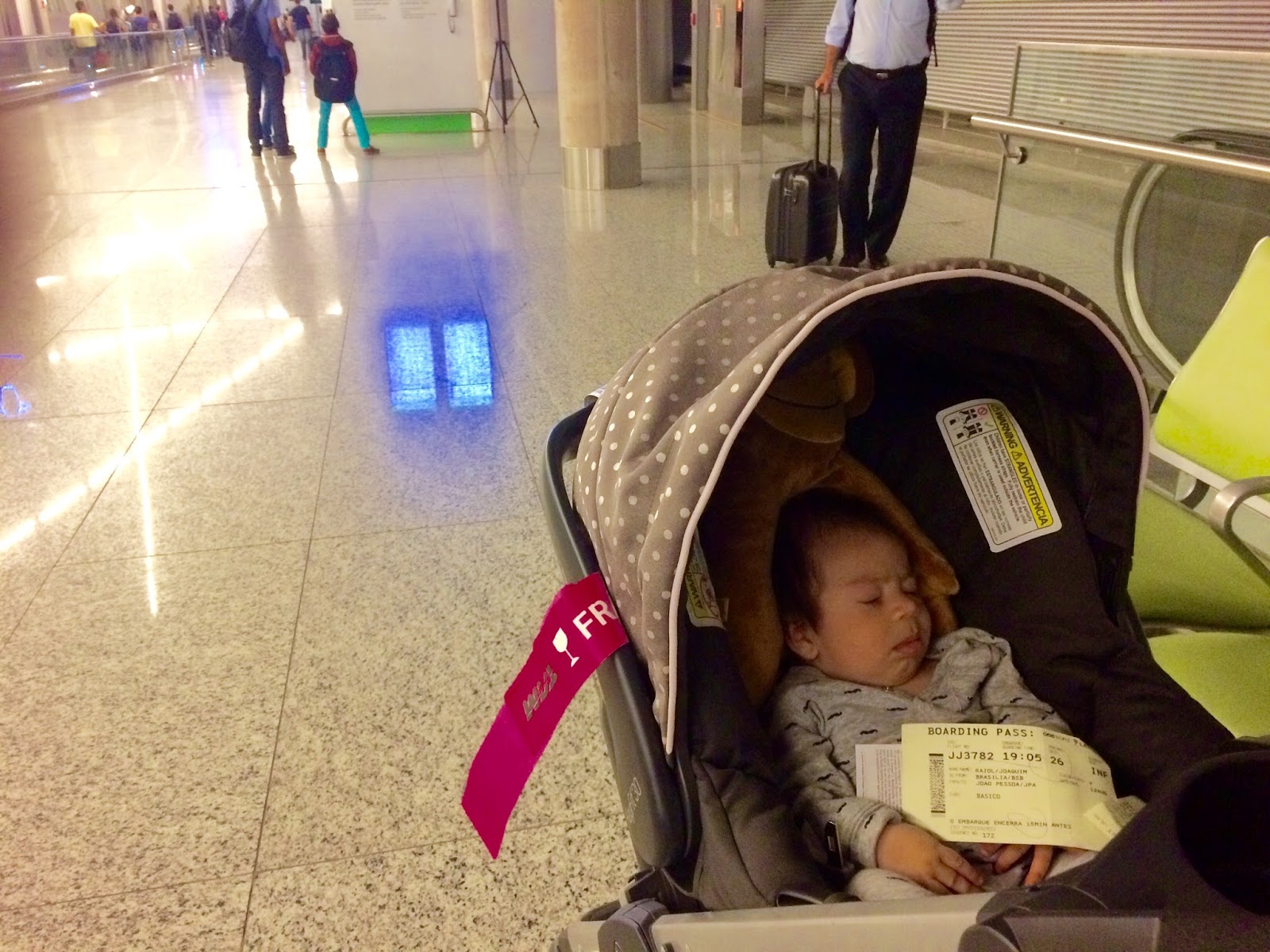 Pode levar carrinho de bebe no avião gol Clearance