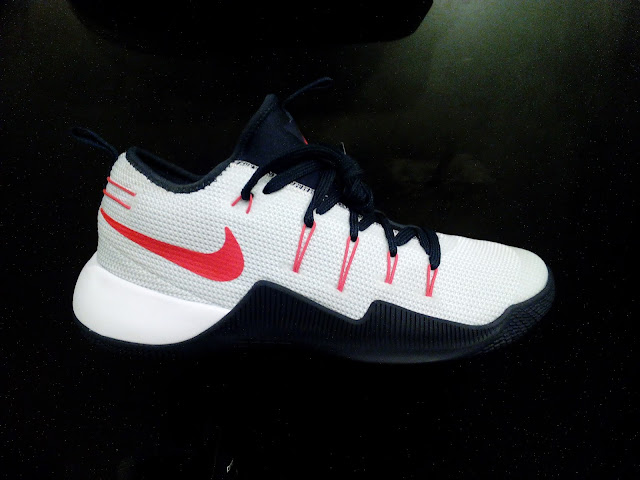 nike trinoma available shoes