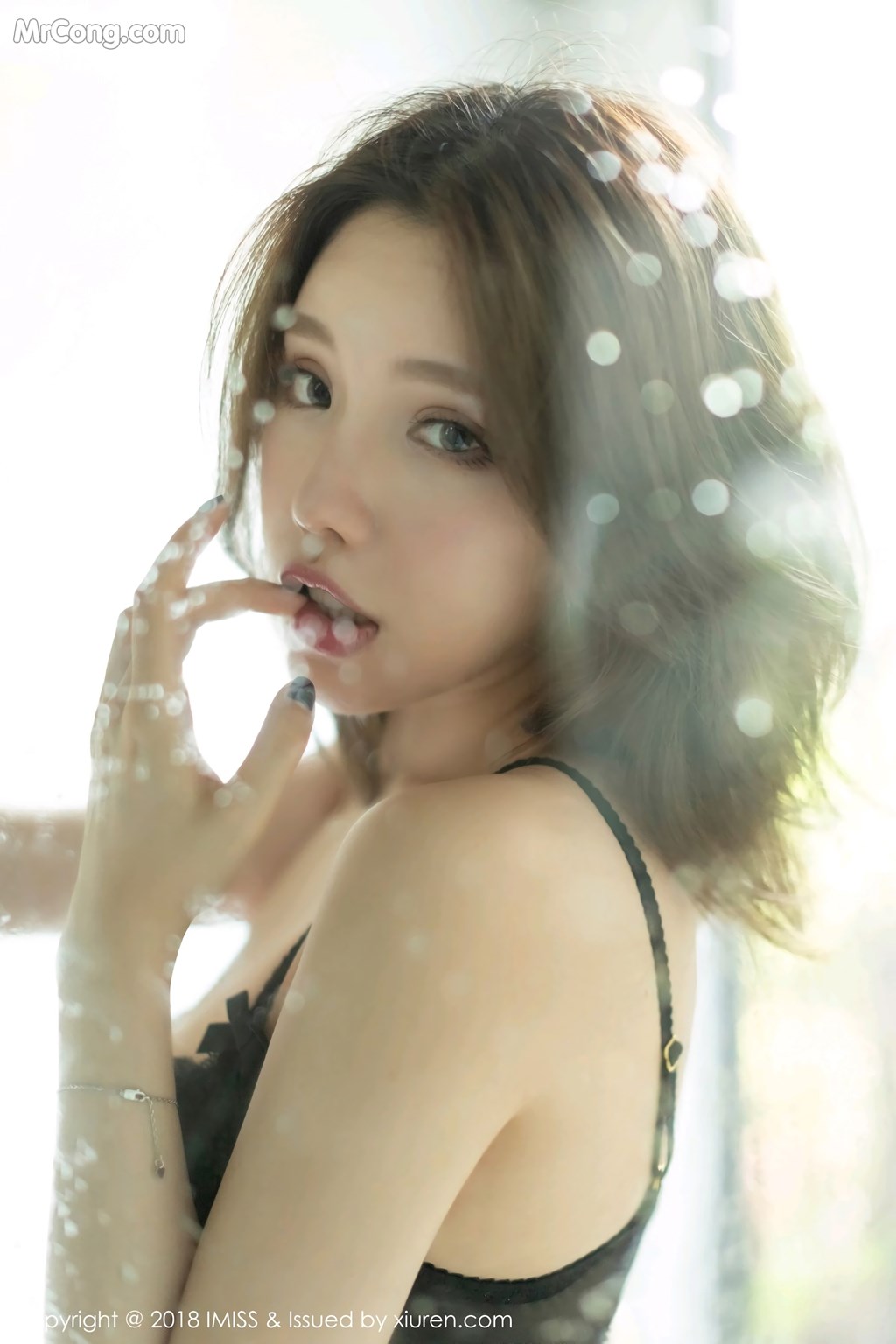 IMISS Vol.303: Model Huang Le Ran (黄 楽 然) (48 photos)