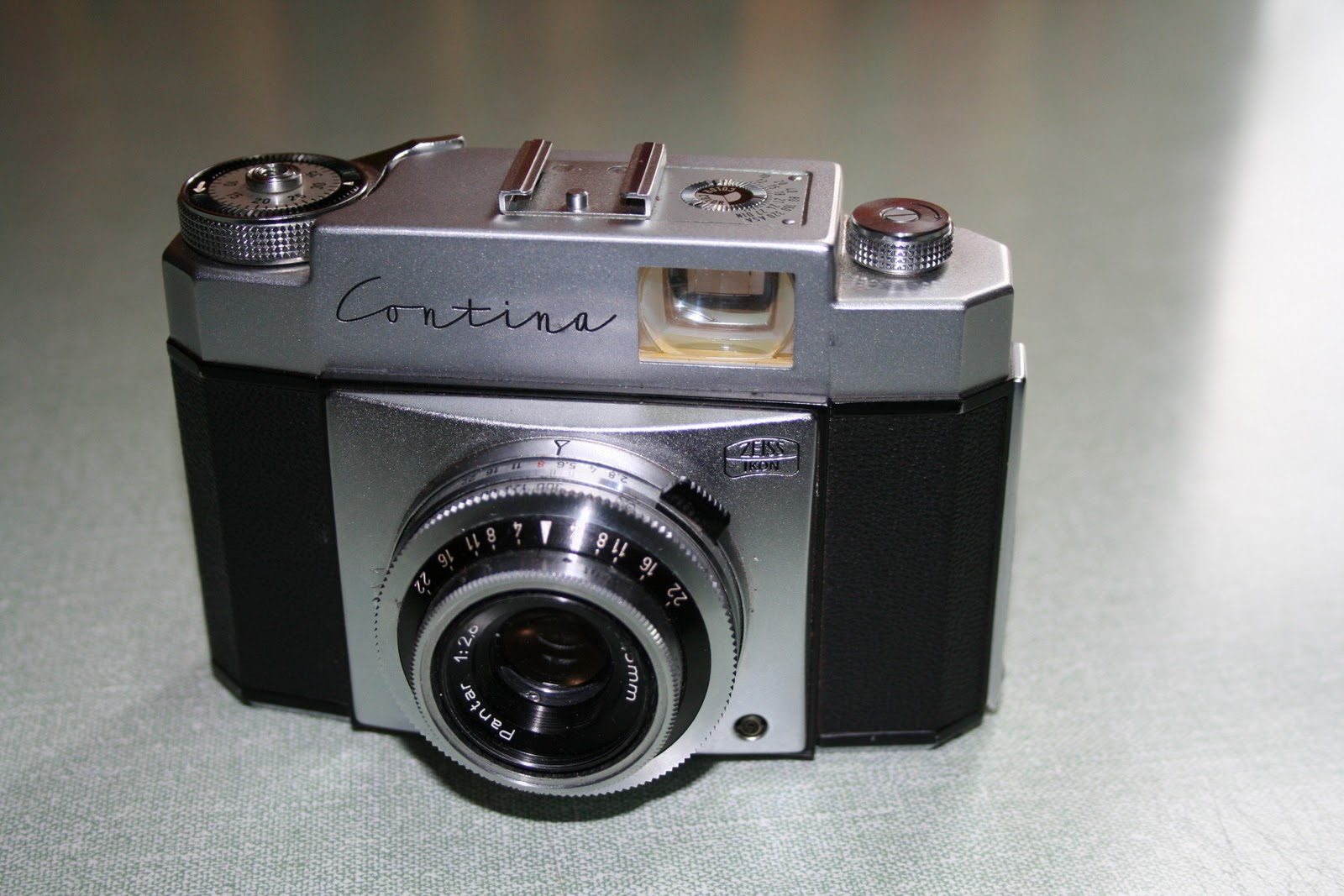 John Margetts' old camera blog. Zeiss Ikon Contina Ic