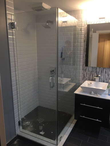 Customized Shower Doors by Giovani Glass