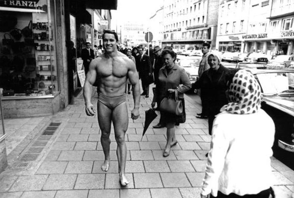 Vintage photos of a young Arnold Schwarzenegger in his physical prime  1960 1980 - 78