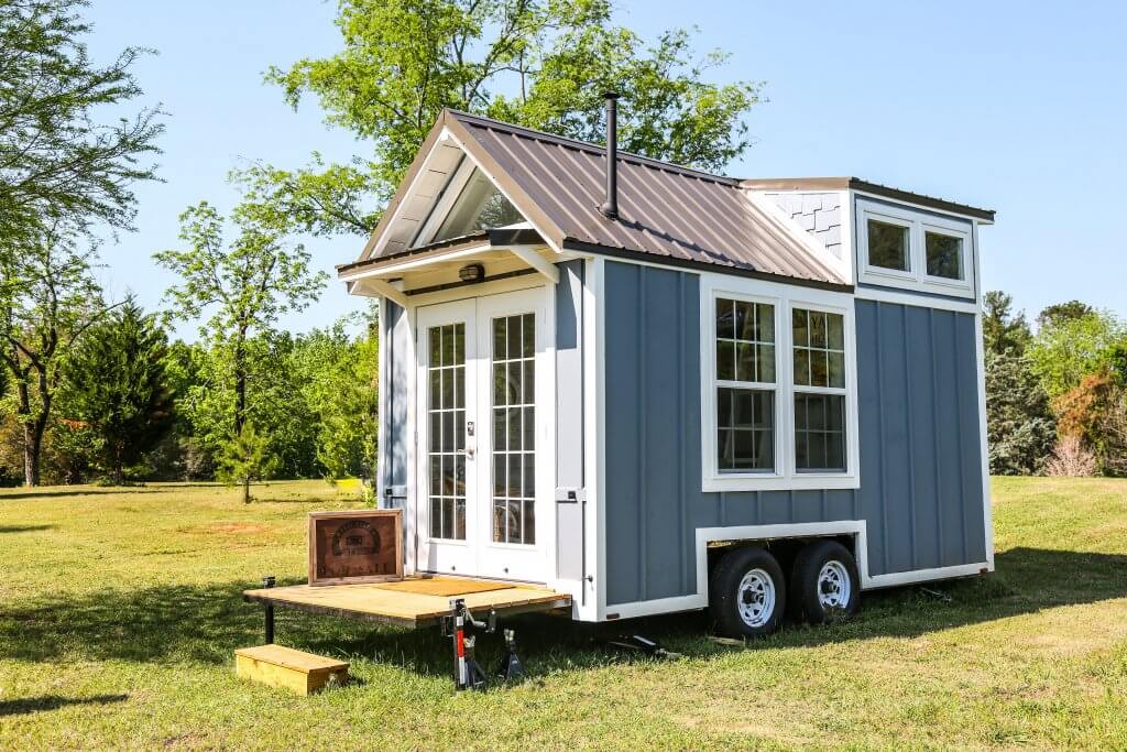 The Free Range Cottage (210 Sq Ft) [ TINY HOUSE TOWN ]