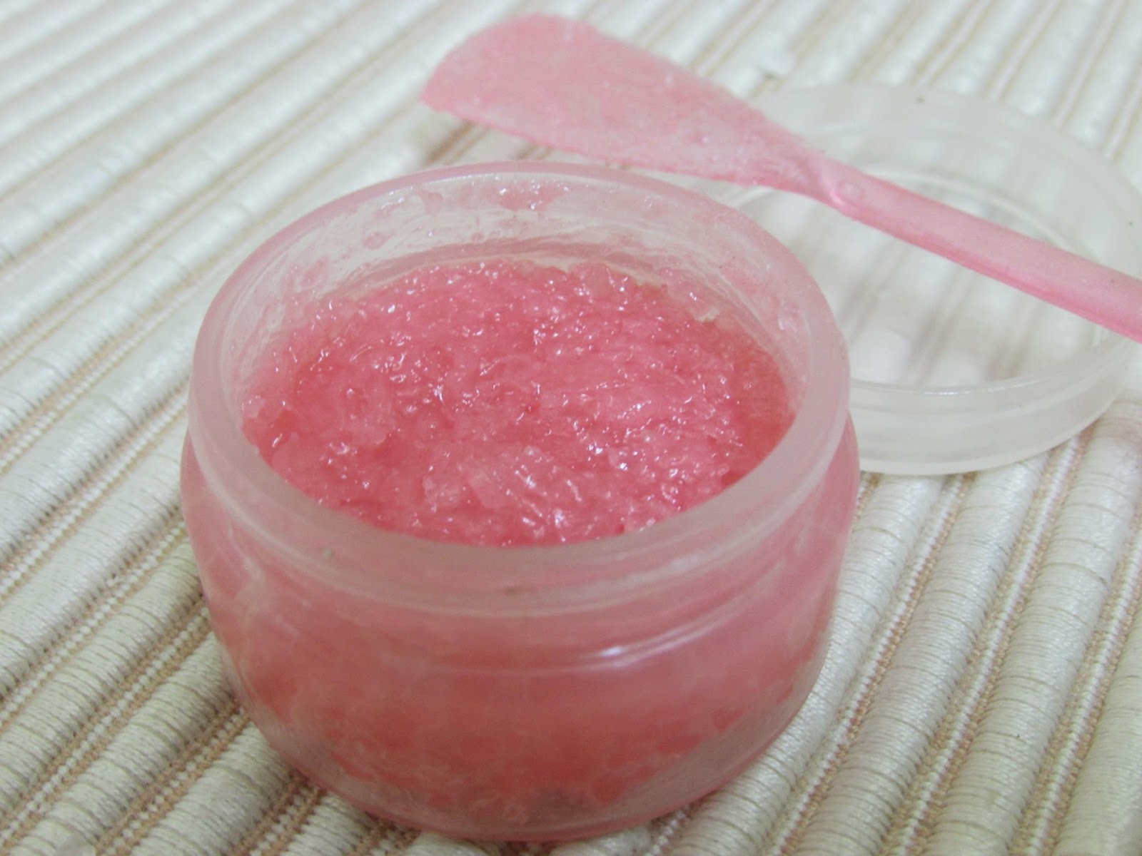 DIY Oil Free Lip Scrub | Indian Beauty Diary