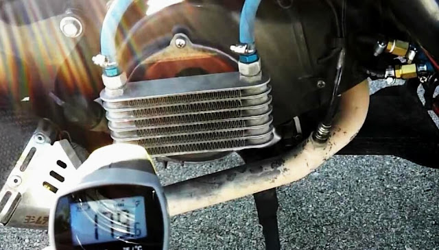 como instalar un radiador de aceite en una moto