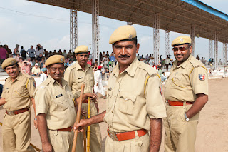 सपने में पुलिस देखना, सपने में पुलिस से बचकर भागना, सपने में पुलिस को देखना, सपने में पुलिस से भागना, सपने में पुलिस से बात करना, sapne me police dekhna, sapne me police ka pakadna, सपने में पुलिस देखने का मतलब, सपने में पुलिस देखने का अर्थ, sapne me police dekhna kaisa hota hai, sapne me police ko marna, sapne me police ko dekhna,