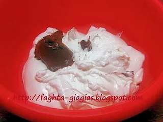 Παγωτό γιαούρτι με σοκολάτα - από «Τα φαγητά της γιαγιάς»