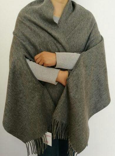 شال من الصوف شال من الصوف