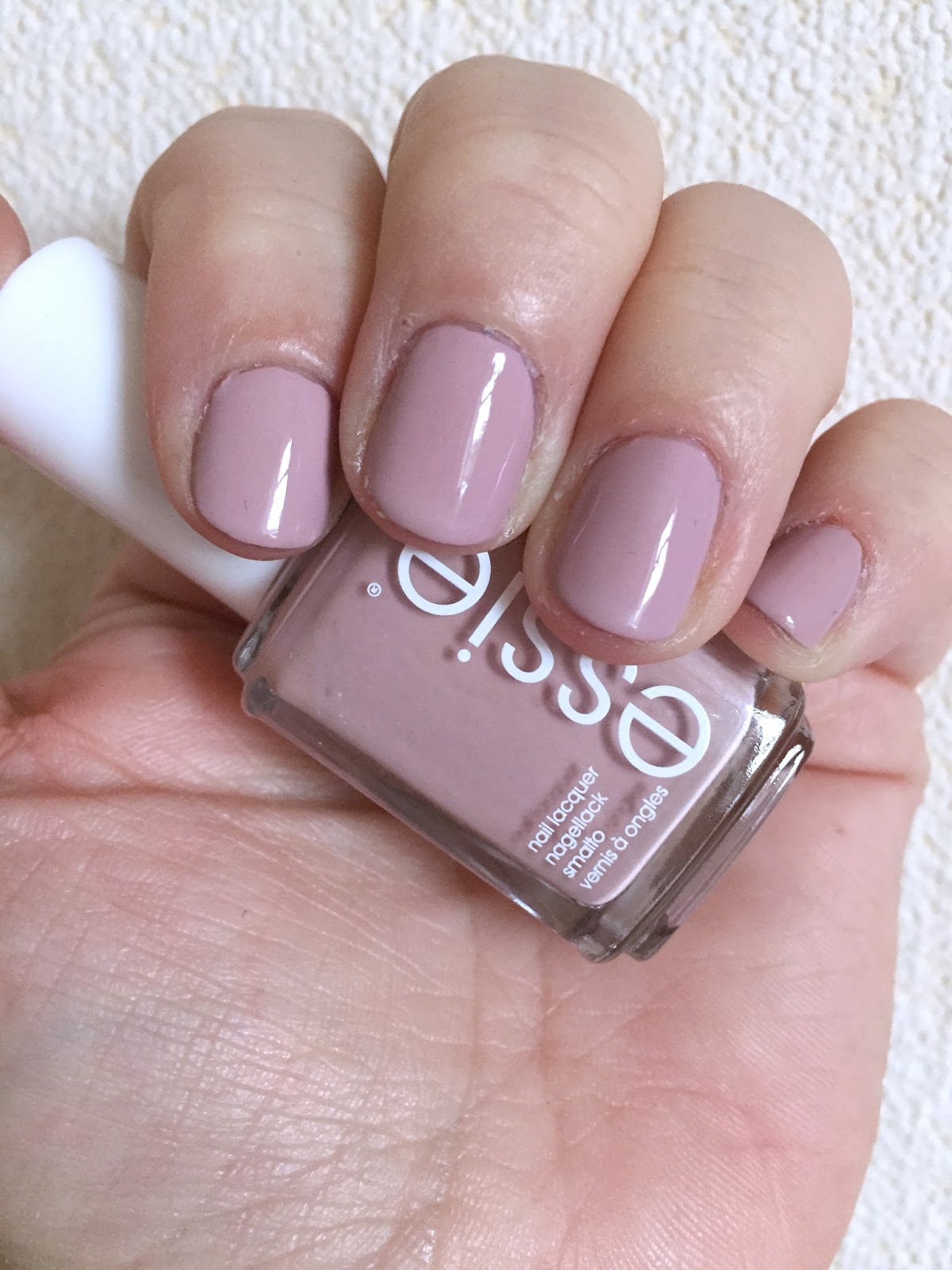 NOTD Essie Fall Collection 2016 Go Go Geisha Mammaful Zo Beauty