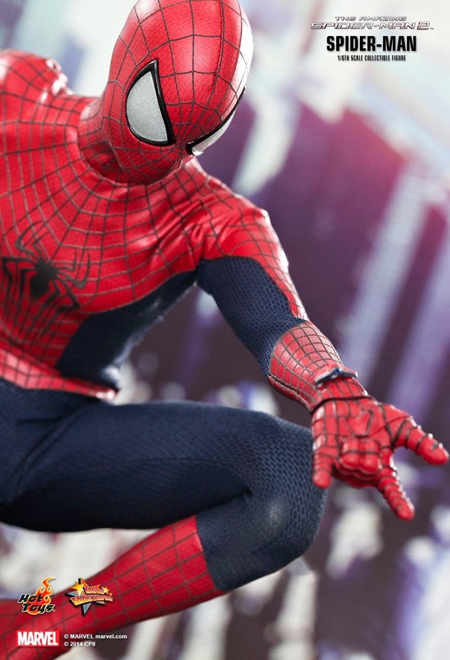 Hot Toys' 1/6 Spider-Man Collectible Figure from