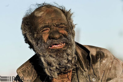 haji man who hasn't bath for 60 years