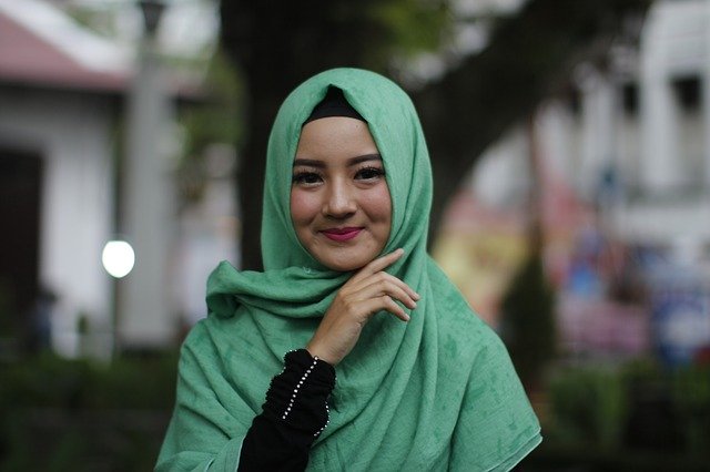 4 Cara Hilangkan Bau Apek Pada Hijab, Agar Tetap Nyaman di Rumah Aja Saat Ramadhan 4 Cara Hilangkan Bau Apek Pada Hijab, Agar Tetap Nyaman di Rumah Aja Saat Ramadhan