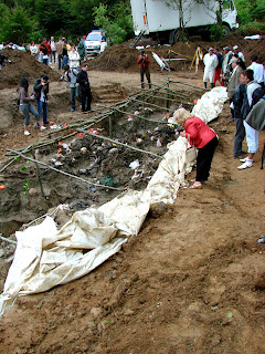 Srebrenitsa'daki toplu mezar açılırken 2007