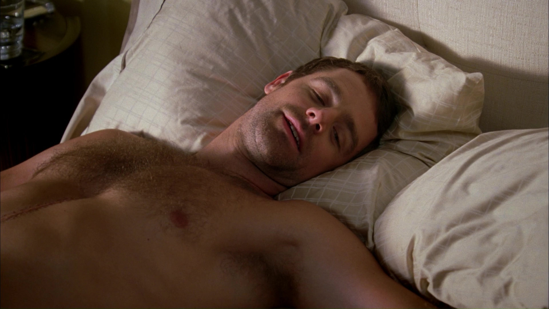 David Sutcliffe shirtless in Private Practice 2-10 "Worlds Apart"...