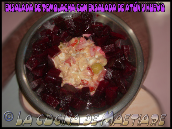 ensalada%2Bde%2Bremolacha%2Bcon%2Bensalada%2Bde%2Bat%25C3%25BAn%2By%2Bhuevo.JPG