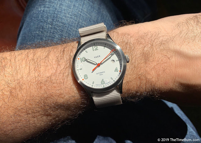 Vaer Automatic White Design 