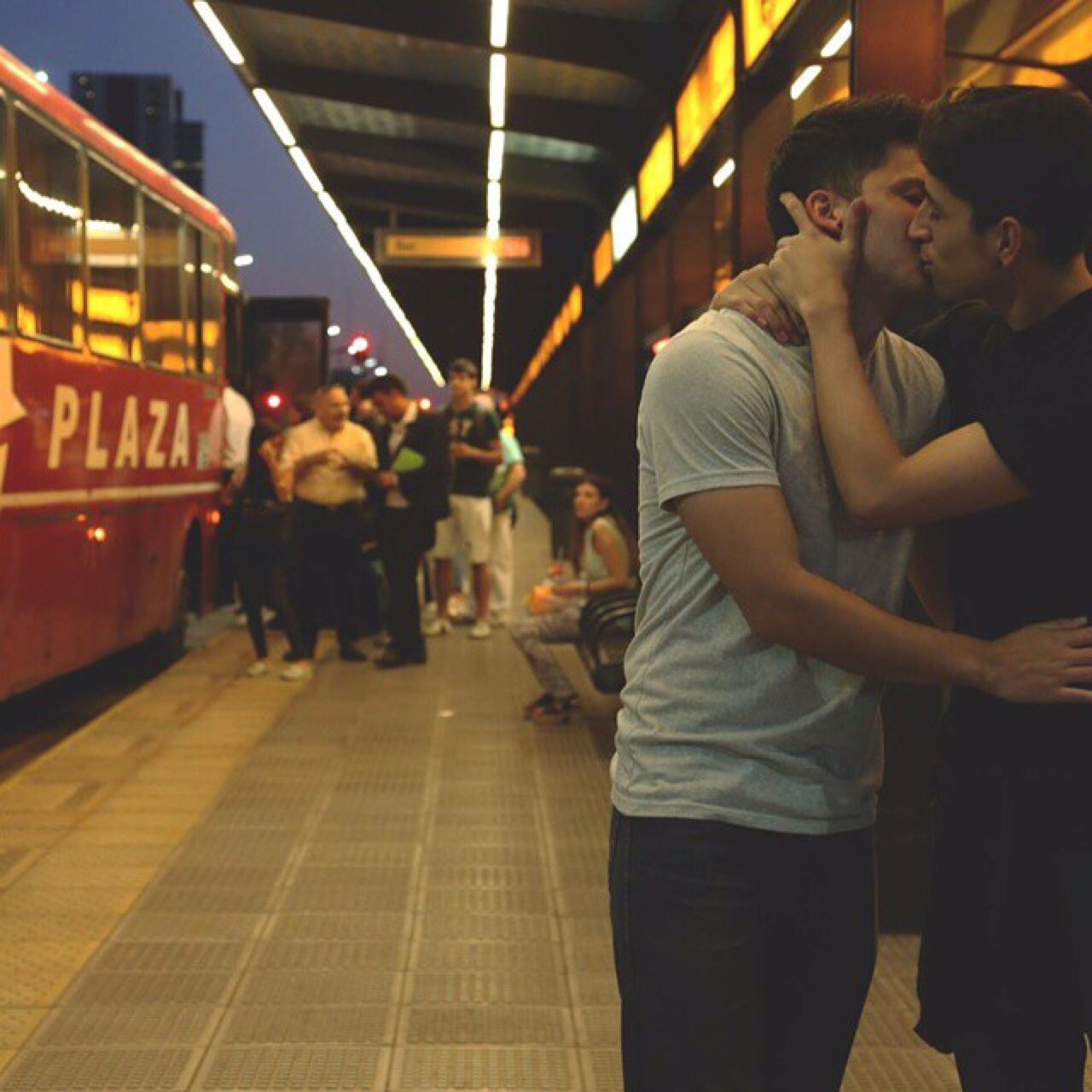 встречи геев в метро фото 61