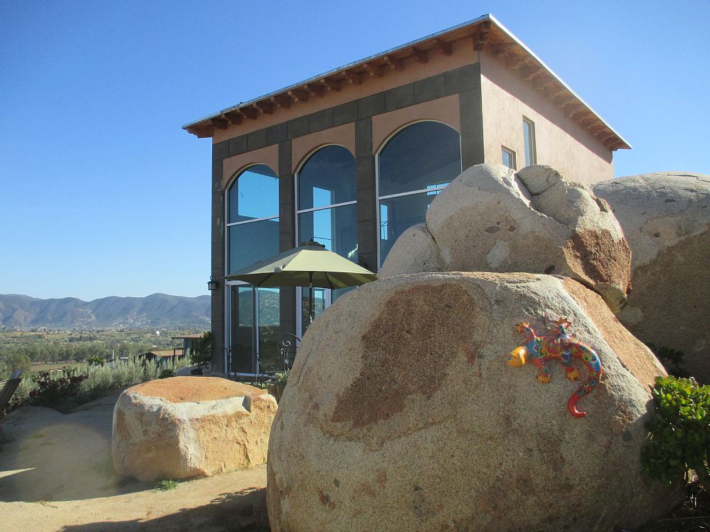 Notas del Valle de Guadalupe VRBO Listing Wine Country Loft