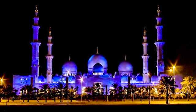 Masjid Besar Luas 5 Kali Lapangan Sepak Bola Kota Abu Dhabi - Gambar 4