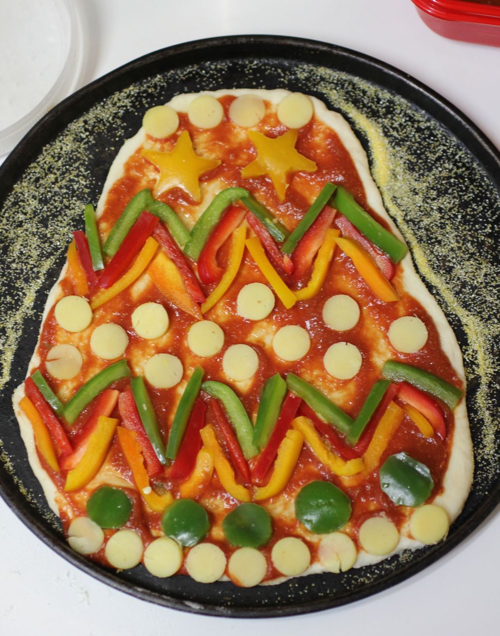 Green Gourmet Giraffe Easter egg pizza and Easter quicklinks