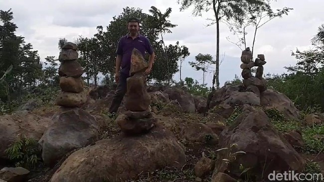 Heboh! Warga Garut Temukan Batu Bertumpuk, Diduga Situs Purbakala Heboh! Warga Garut Temukan Batu Bertumpuk, Diduga Situs Purbakala