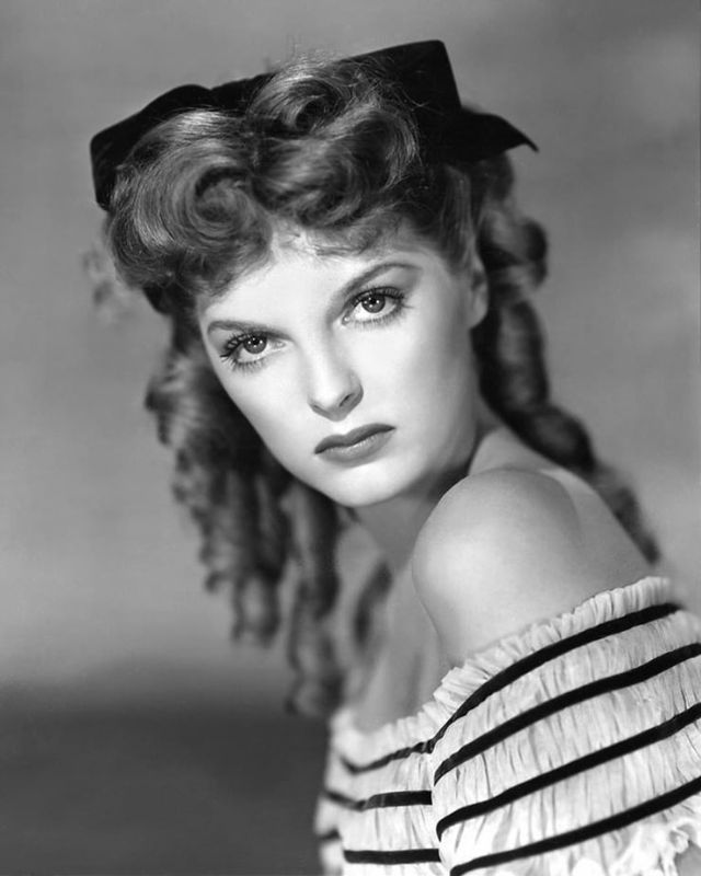 50 Gorgeous Photos Of Julie London In The 1940s And 50s New Day News 24h