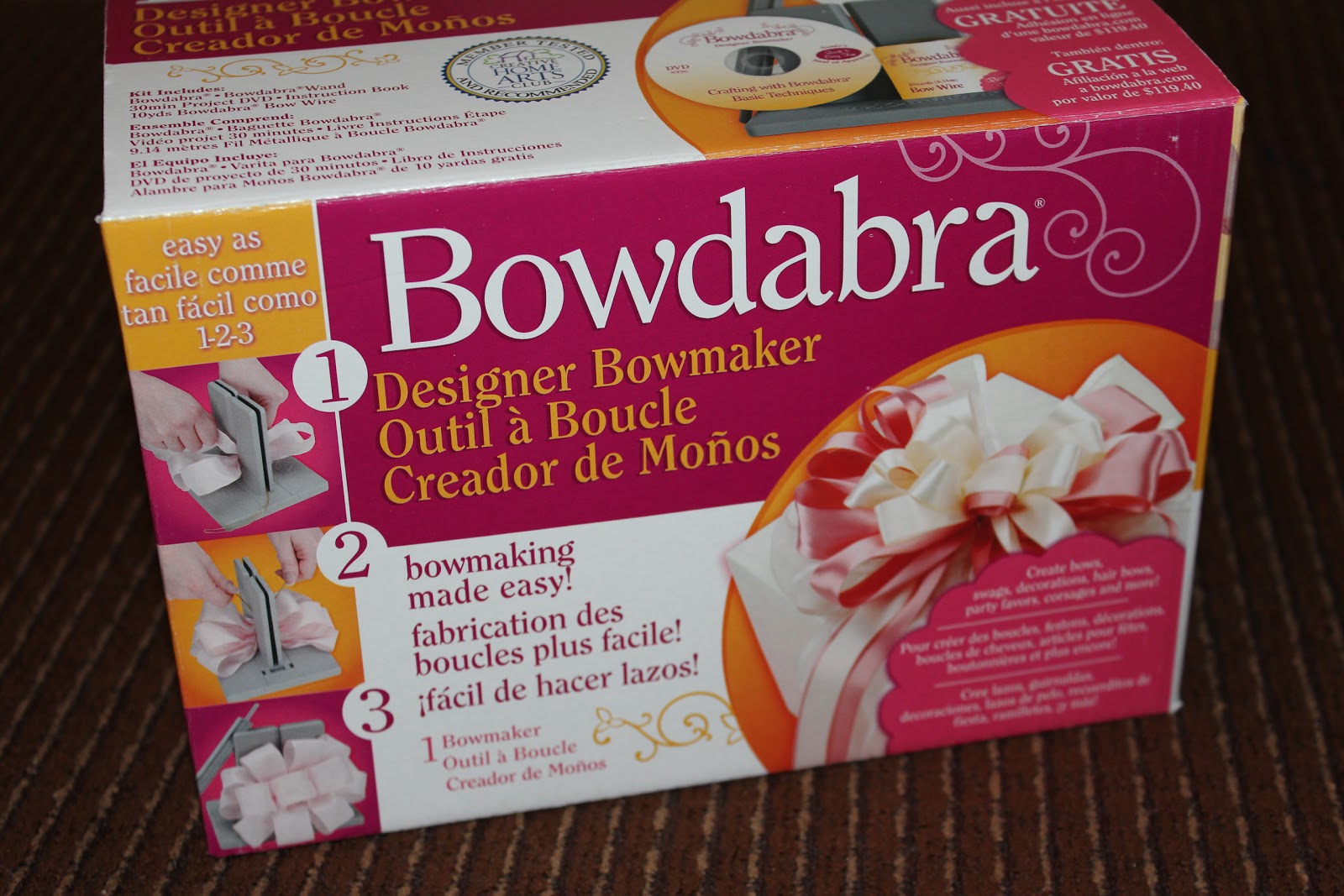 The Mandatory Mooch: Bowdabra Bow Maker - Review and Projects