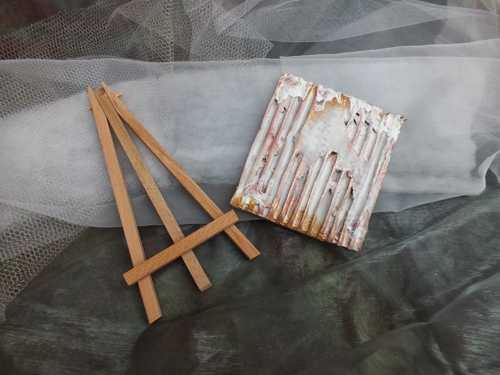 magpieheaven A Mini Christmas Easel!