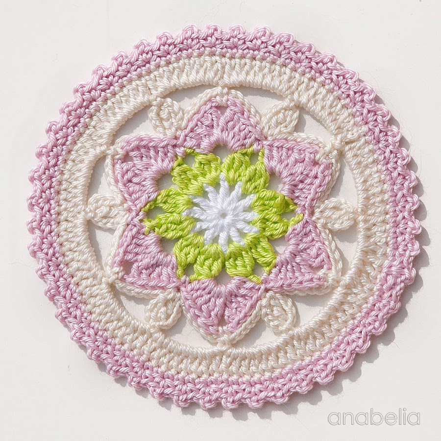 Daffodil crochet coasters pattern, by Anabelia Craft Design