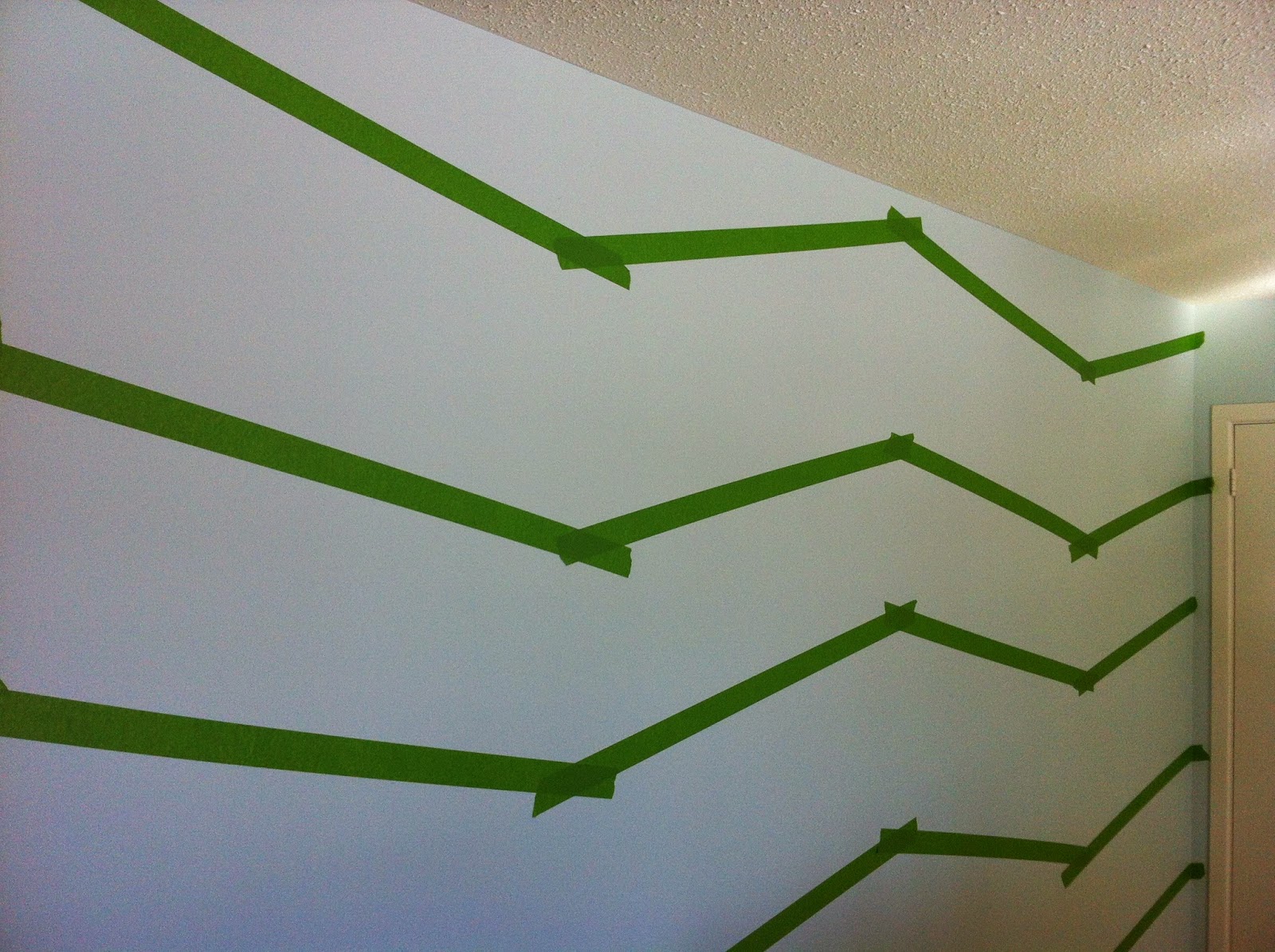 Suburban dad projects: ZIGZAG paint project for my boys room