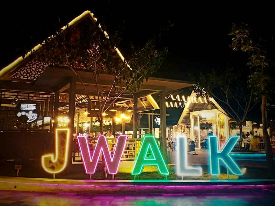 J City Walk Wisata Kuliner, Belanja dan Taman Terpadu