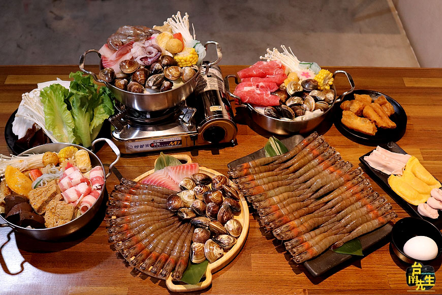 台南小火鍋/天然食材熬煮川味麻辣湯頭/肉燥飯、飲料吃到飽/限量供應產地直送海鮮食材/30隻白蝦超值佛心價只要199元/吃到痛風也甘願