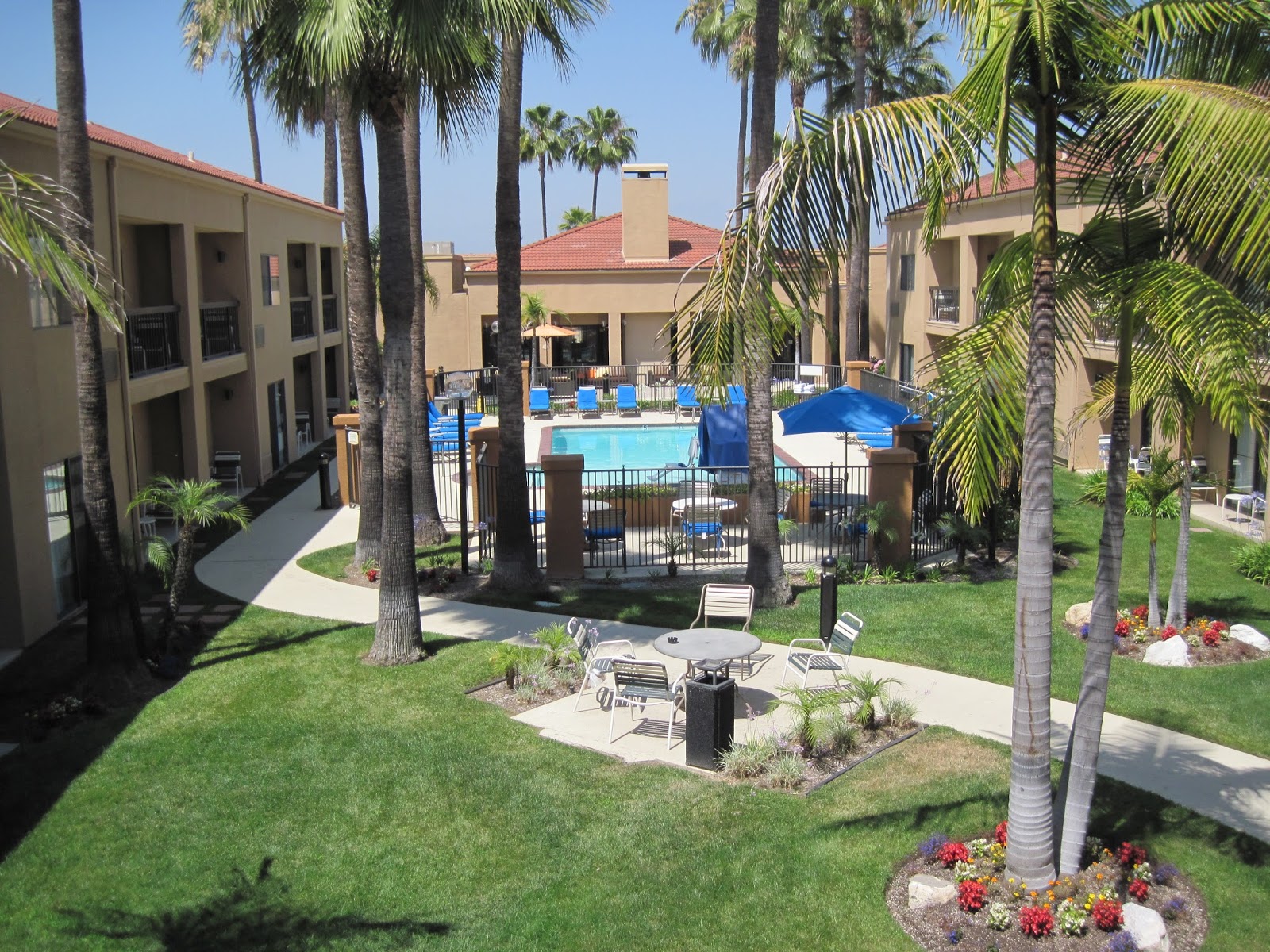 Travel Reviews & Information Hacienda Heights, California / Courtyard