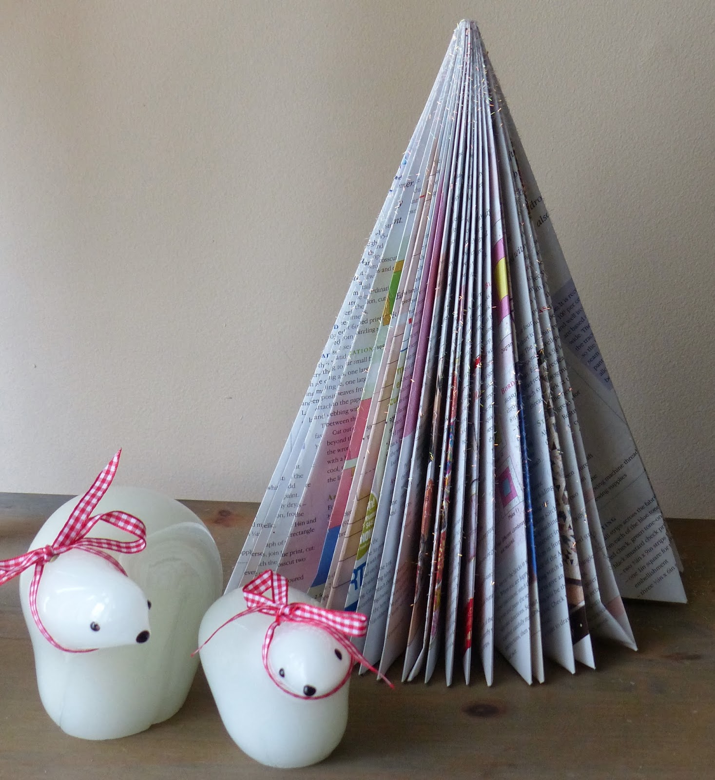 Made with love Paper Book Christmas Tree