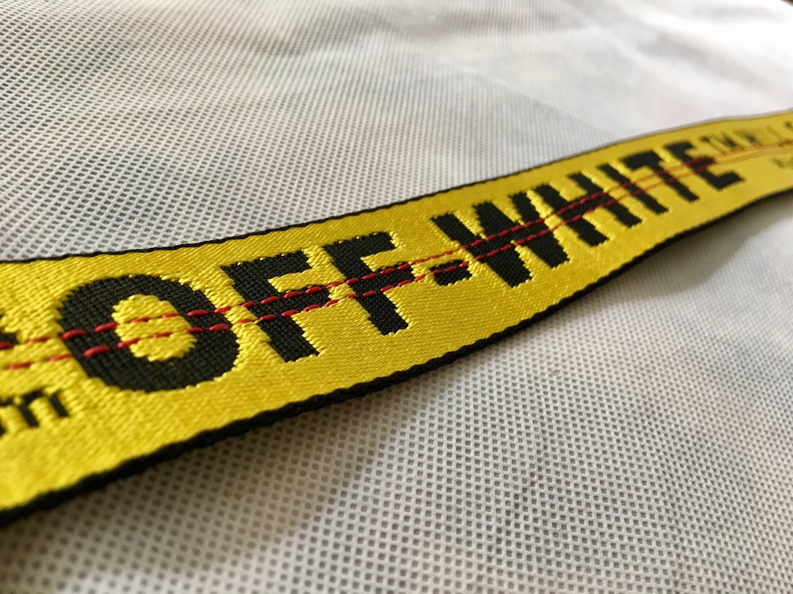 Обои на рабочий стол off White