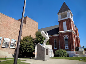 First Baptist Church, Dixon, Illinois