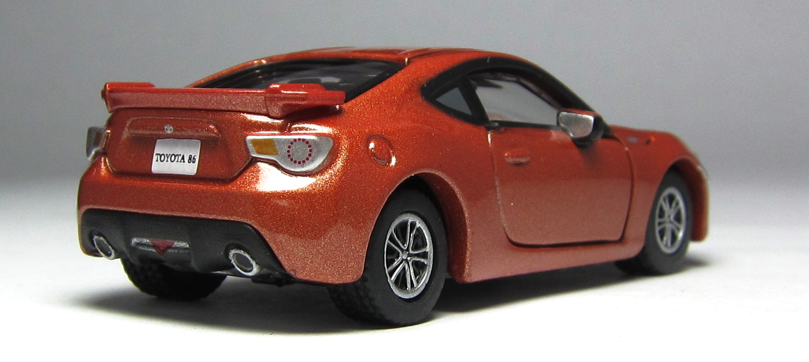 tomica toyota fortuner