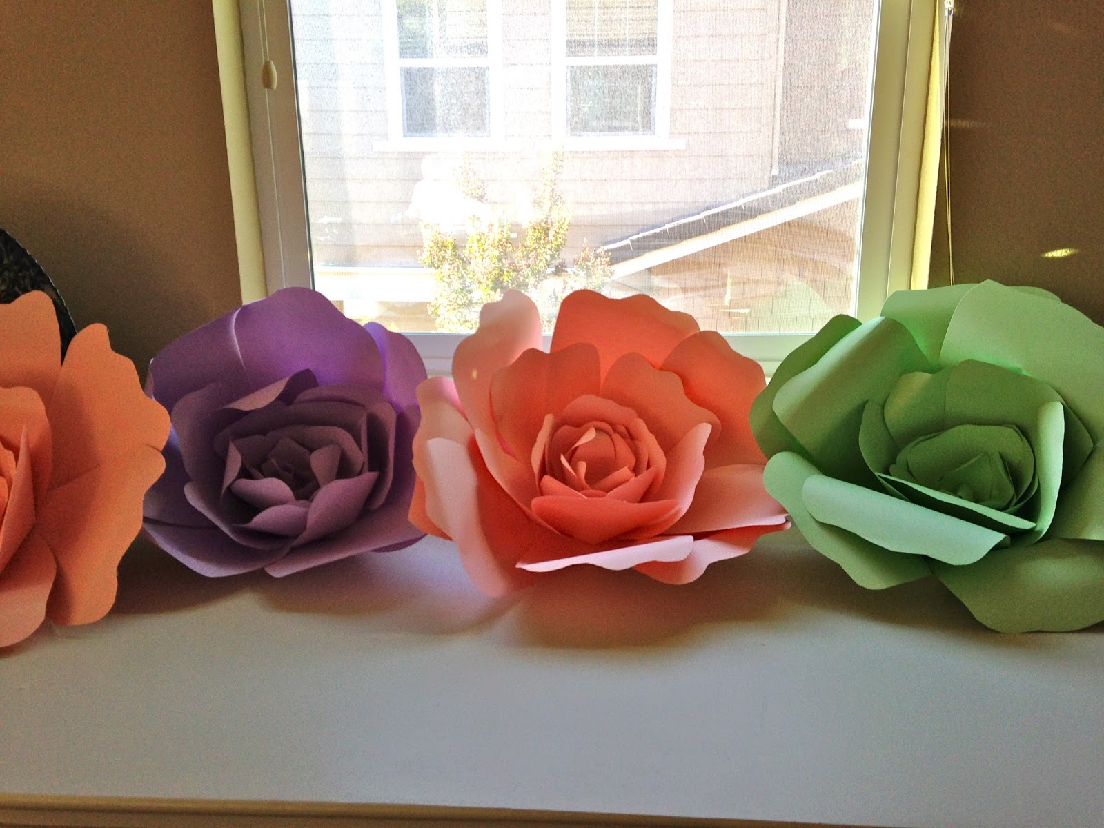 Librarian on Display: Crafts: How To Make Large Paper Flowers