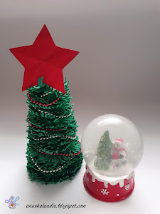 Árbol-navideño-con-goma-eva-Anuskalandia