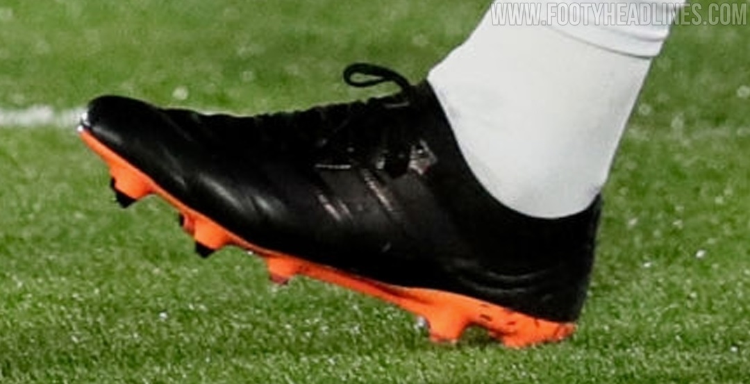 Sergio Ramos Switches To 'Blackout / Gold' Adidas Copa Sense Boots - Nike  History - Footy Headlines