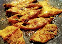 Frying pomfret fish crisp golden for Pomfret fry recipe