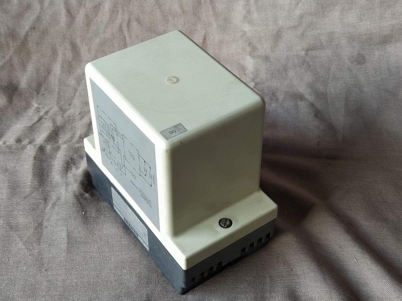 SIEMENS 7VH1311 SRC21 CAPACITOR TIME DELAY 675758 400/450V