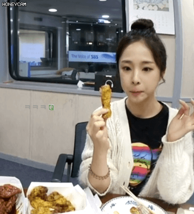 화요일은 모에모에 모에카.치킨 먹방     뚠