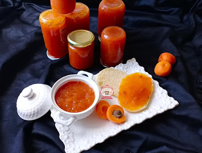 صنع مربى المشمش في المنزل